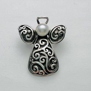 Silver Pendant with mobé pearl